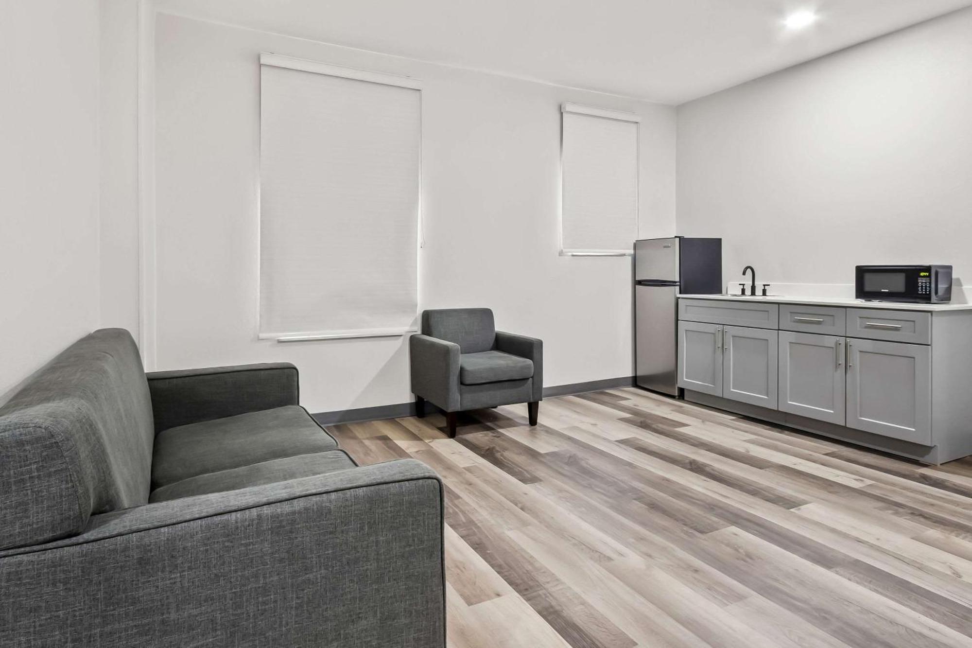 Quality Inn & Suites Columbia Harbison 외부 사진